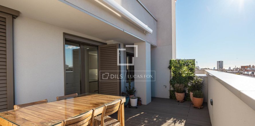 Penthouse in Barcelona, Spain 1 bedroom, 58 sq.m. No. 161450