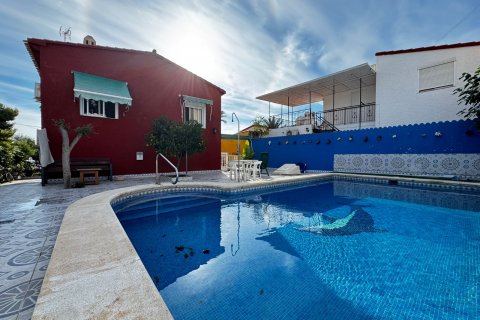 Villa till salu Punta Prima, Alicante, Spanien 5 sovrum, 200 kvm. Nr. 118983 - foto 2