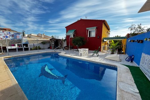 Villa till salu Punta Prima, Alicante, Spanien 5 sovrum, 200 kvm. Nr. 118983 - foto 1