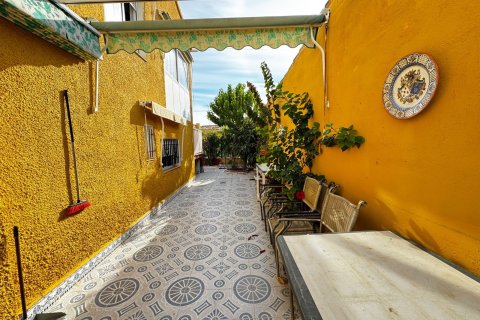 Villa till salu Punta Prima, Alicante, Spanien 5 sovrum, 200 kvm. Nr. 118983 - foto 24