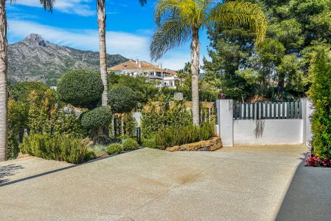 Willa w Marbella, Malaga, Hiszpania 6 sypialni, 647 mkw. nr 176092 – zdjęcie 17