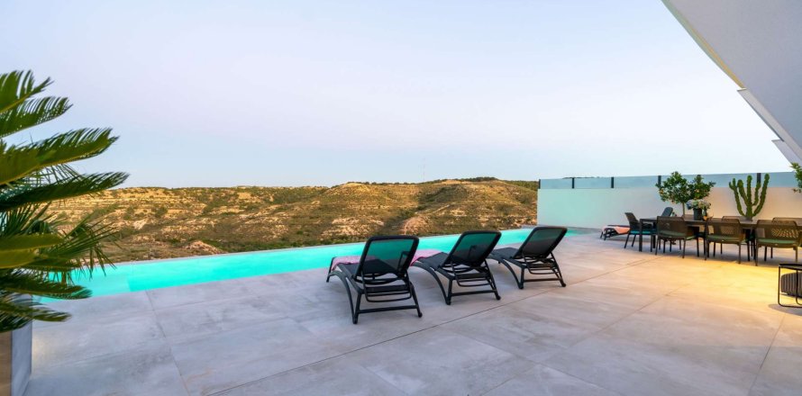 Casa a Rojales, Alicante, Spagna 3 camere da letto, 416.06 mq. N° 175755