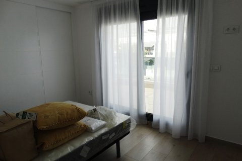 Kaupunkipientalo myytävänä Pilar de la Horadada, Alicante, Espanja, 3 makuuhuonetta, 116 m2 No. 161501 - kuva 25