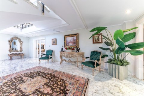 Продажа виллы в Аликанте, Испания 7 спален, 1126м2 №145329 - фото 8