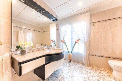 Продажа виллы в Аликанте, Испания 7 спален, 1126м2 №145329 - фото 20