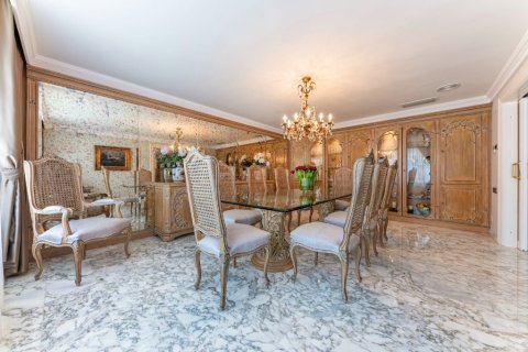 Продажа виллы в Аликанте, Испания 7 спален, 1126м2 №145329 - фото 3
