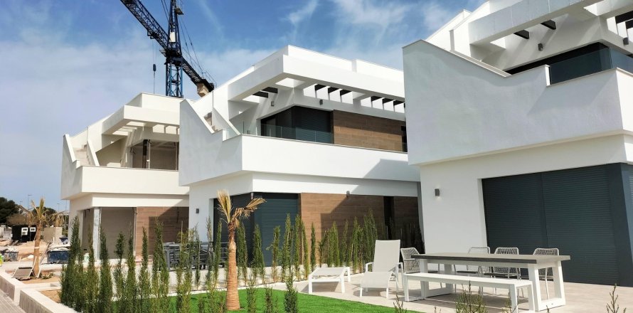 Villa in Pilar de la Horadada, Alicante, Spain 3 bedrooms, 120 sq.m. No. 142547