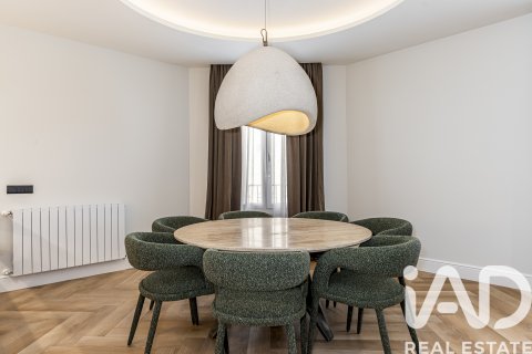Apartamento en venta en Madrid, España 3 dormitorios, 192 m2 No. 172528 - foto 5