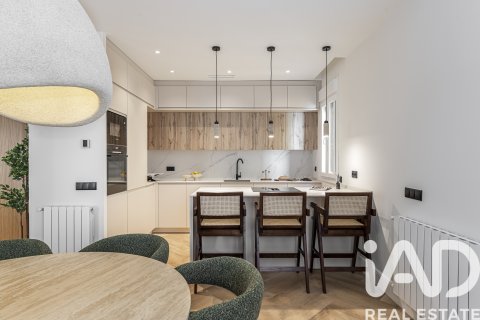Apartamento en venta en Madrid, España 3 dormitorios, 192 m2 No. 172528 - foto 7