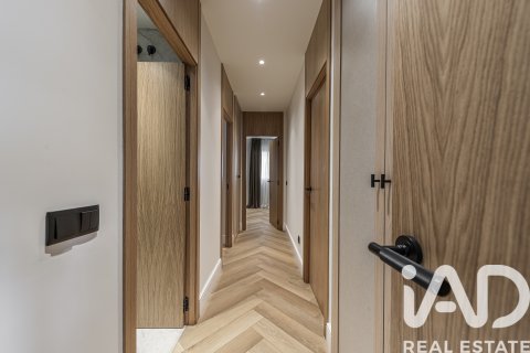 Apartamento en venta en Madrid, España 3 dormitorios, 192 m2 No. 172528 - foto 13