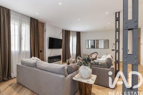 Apartamento en venta en Madrid, España 3 dormitorios, 192 m2 No. 172528 - foto 3