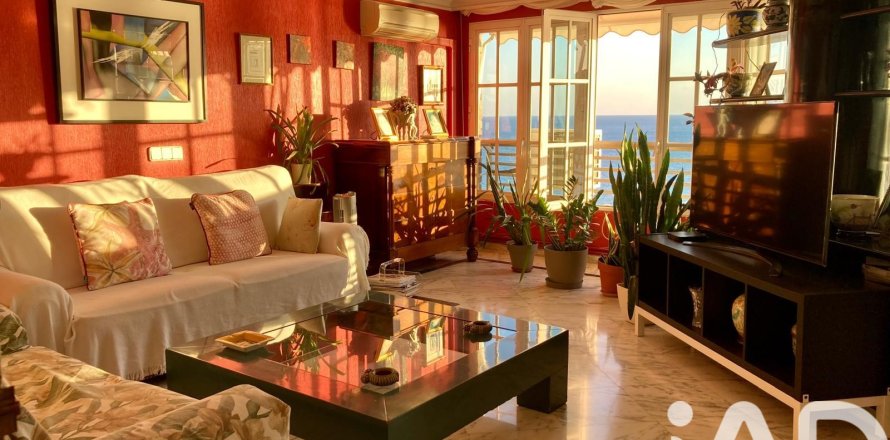 Apartment in Alicante, Spain 3 bedrooms, 152 sq.m. No. 172526