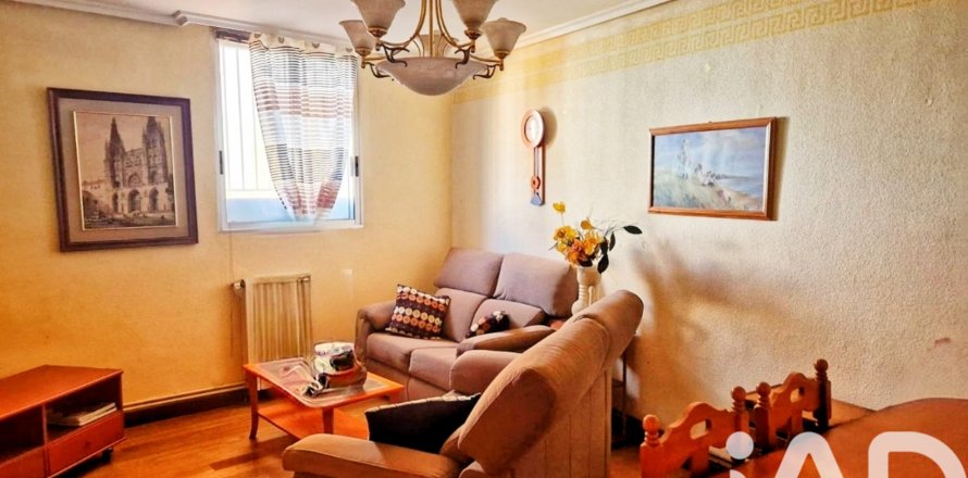 Appartamento a Burgos, Spagna 3 camere da letto, 95 mq. N° 172525
