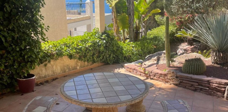 Villa in Altea, Alicante, Spain 3 bedrooms, 235 sq.m. No. 133187