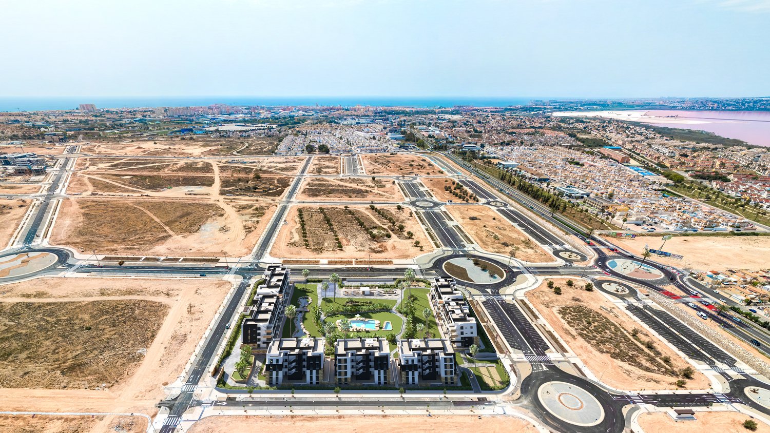 Apartment à Torrevieja, Alicante, Espagne 2 chambres, 77 m2 No. 133190