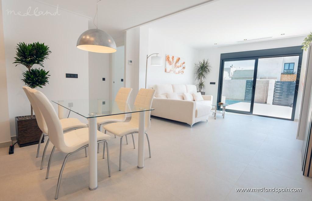 Villa i La Marina, Alicante, Spanien 3 sovrum, 99 kvm. Nr. 182610