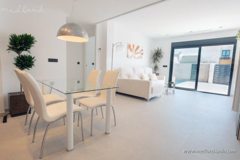 Villa en venta en La Marina, Alicante, España 3 dormitorios, 99 m2 No. 182610 - foto 3
