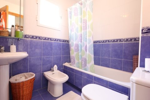 Huoneisto myytävänä Alicante, Espanja, 3 makuuhuonetta, 84 m2 No. 145395 - kuva 16