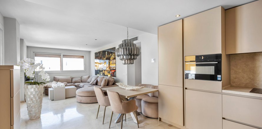 Apartment in Punta Prima, Alicante, Spain 3 bedrooms, 73 sq.m. No. 194840