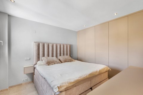 Apartment for sale in Punta Prima, Alicante, Spain 3 bedrooms, 73 sq.m. No. 194840 - photo 13