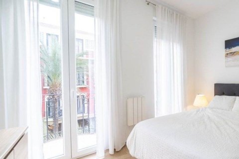 Apartment for sale in Alicante, Spain 4 bedrooms, 134 sq.m. No. 194838 - photo 13