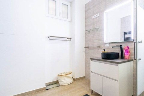 Apartment for sale in Alicante, Spain 4 bedrooms, 134 sq.m. No. 194838 - photo 27