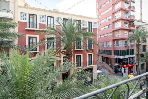 Apartment for sale in Alicante, Spain 4 bedrooms, 134 sq.m. No. 194838 - photo 23