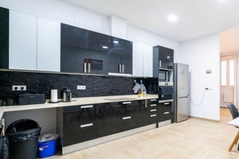 Apartment for sale in Alicante, Spain 4 bedrooms, 134 sq.m. No. 194838 - photo 10
