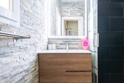Apartment for sale in Alicante, Spain 4 bedrooms, 134 sq.m. No. 194838 - photo 30