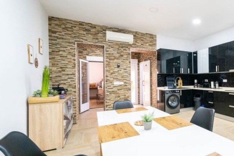 Apartment for sale in Alicante, Spain 4 bedrooms, 134 sq.m. No. 194838 - photo 6