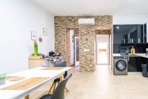 Apartment for sale in Alicante, Spain 4 bedrooms, 134 sq.m. No. 194838 - photo 7