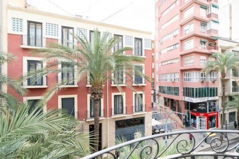 Apartment for sale in Alicante, Spain 4 bedrooms, 134 sq.m. No. 194838 - photo 17