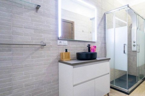 Apartment for sale in Alicante, Spain 4 bedrooms, 134 sq.m. No. 194838 - photo 26