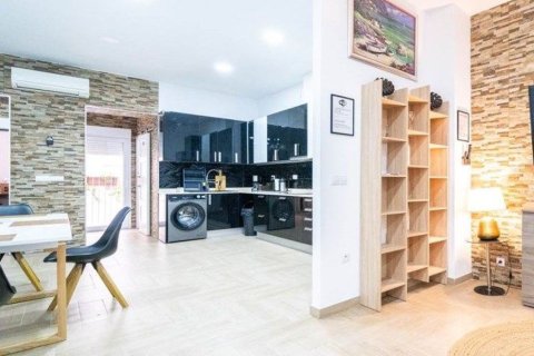 Apartment for sale in Alicante, Spain 4 bedrooms, 134 sq.m. No. 194838 - photo 4