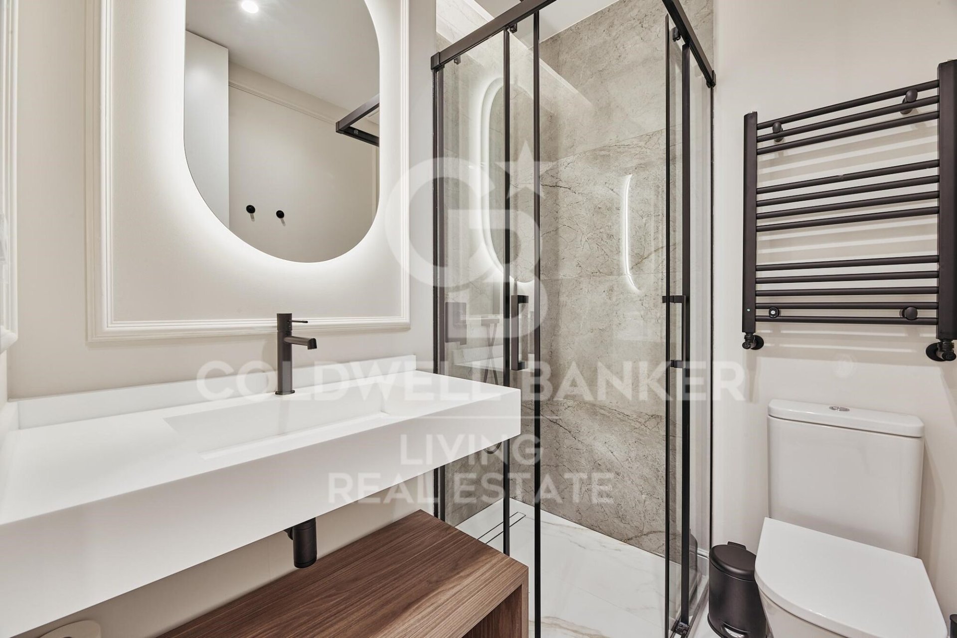 Appartamento a Madrid, Spagna 3 camere da letto, 162 mq. N° 178596