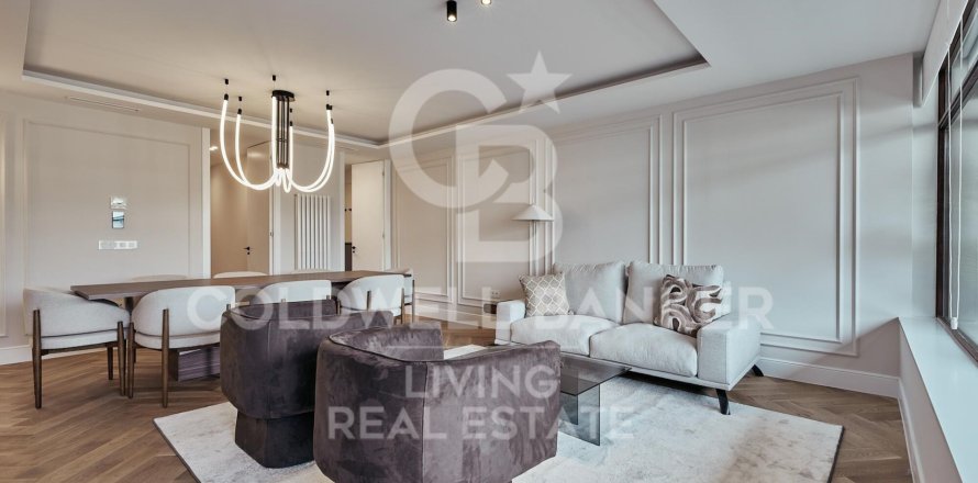 Apartment à Madrid, Espagne 3 chambres, 162 m2 No. 178596
