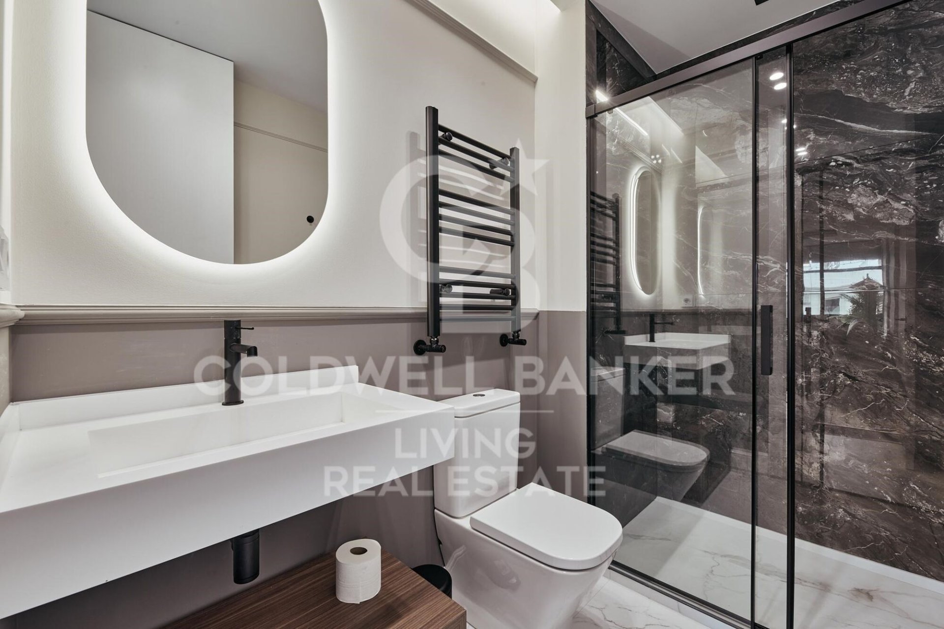 Appartamento a Madrid, Spagna 3 camere da letto, 162 mq. N° 178596