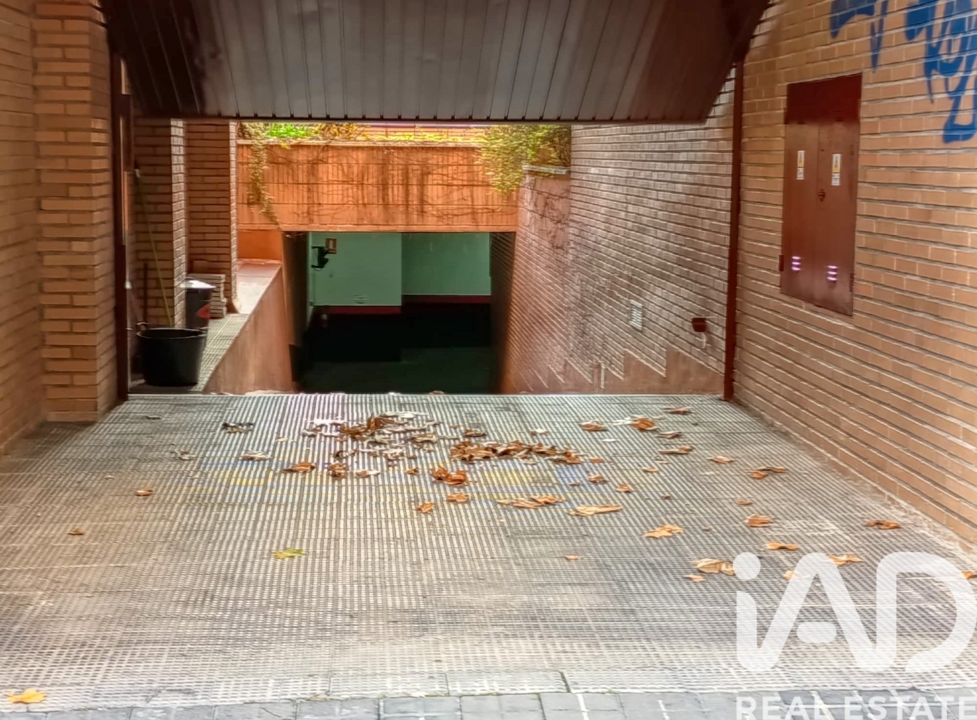 Garage in Madrid, Spain 4 sq.m. No. 185368