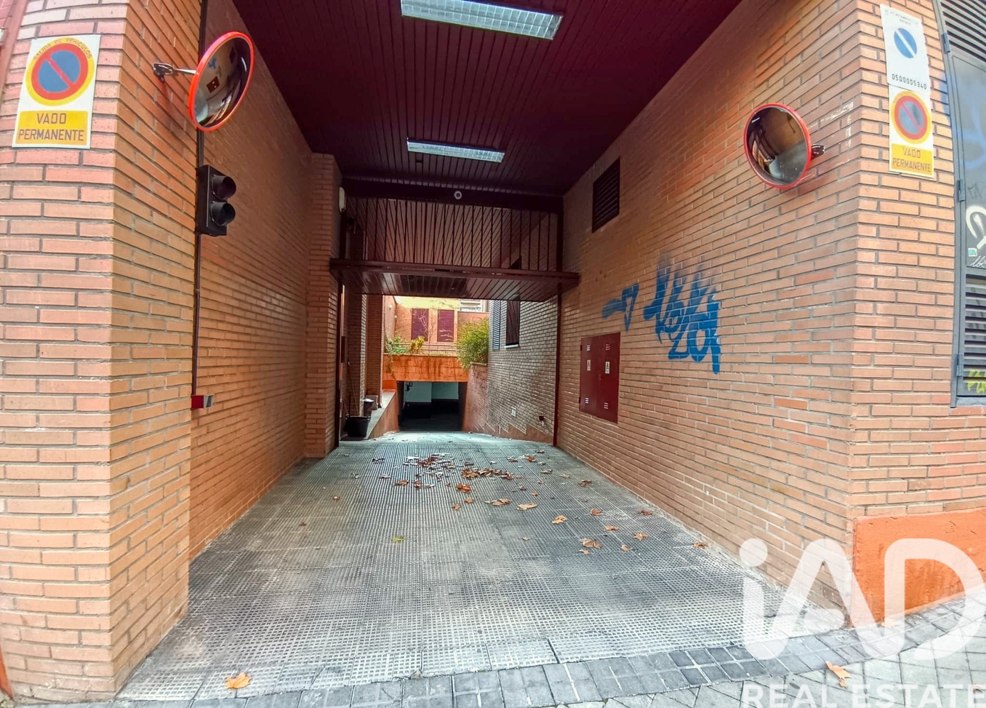 Garage in Madrid, Spain 4 sq.m. No. 185368
