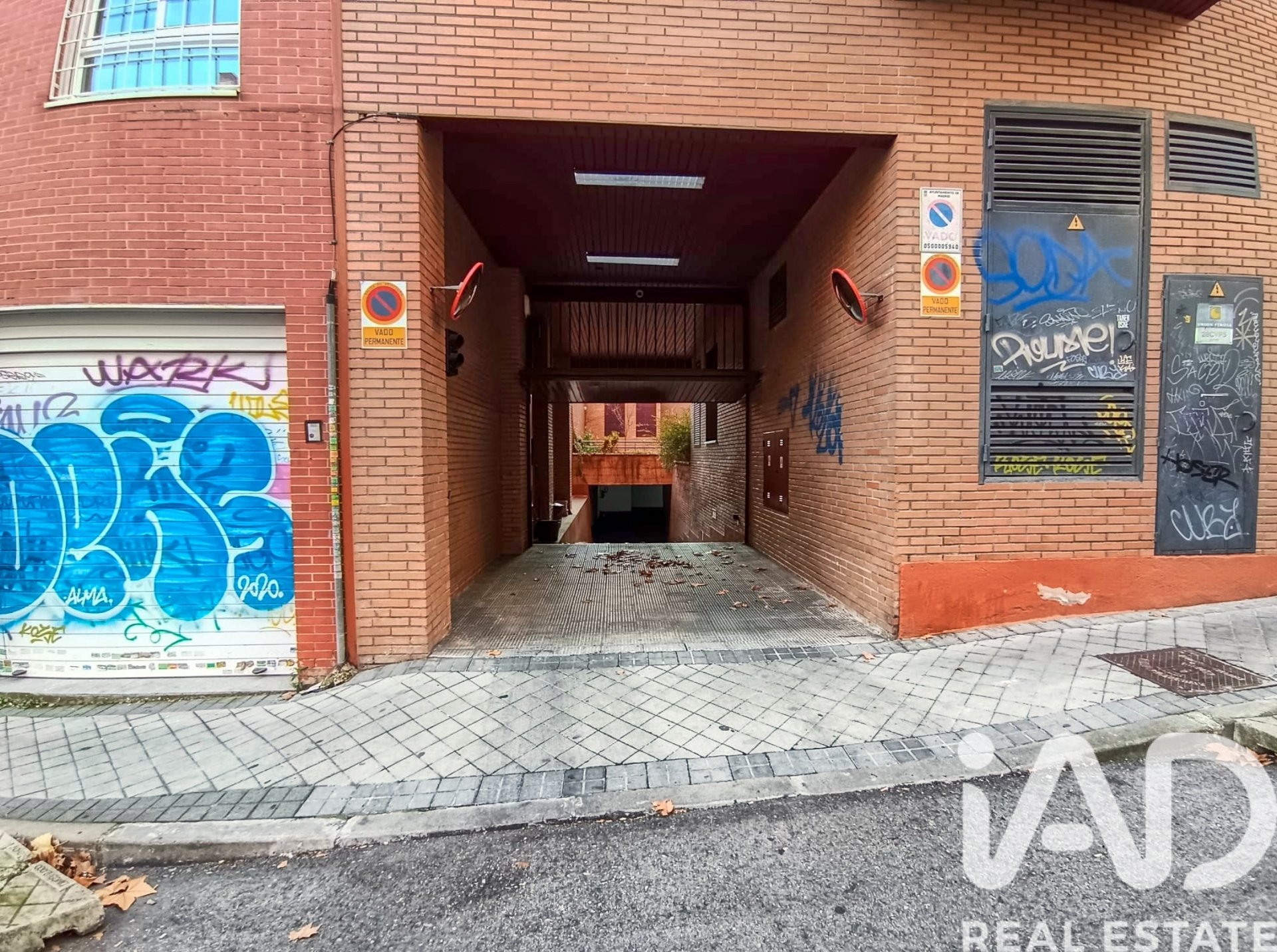 Garage in Madrid, Spain 4 sq.m. No. 185368