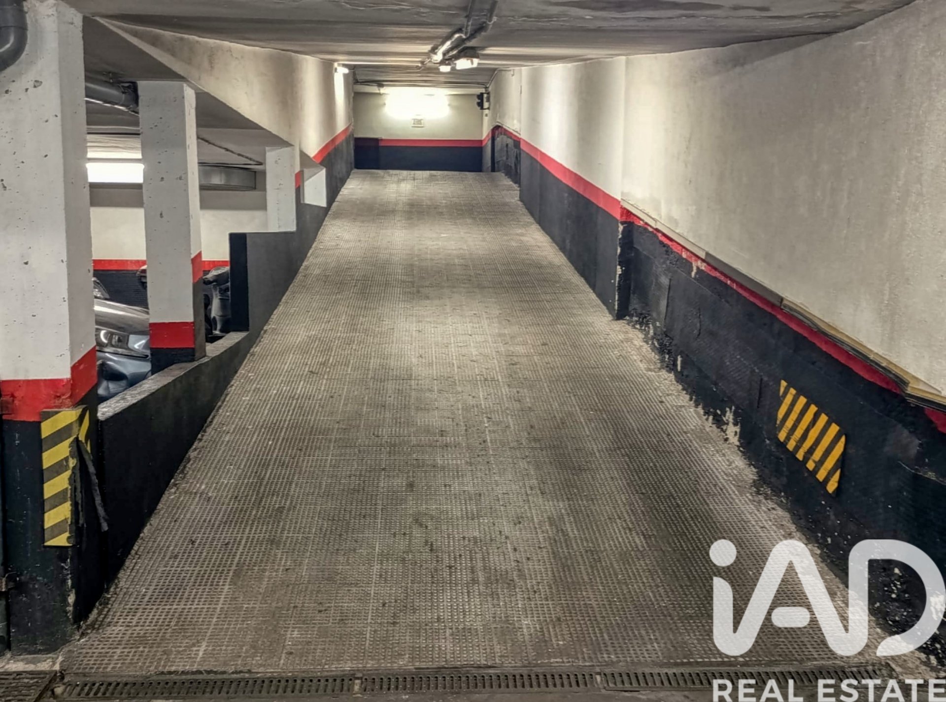Garage in Madrid, Spain 4 sq.m. No. 185368