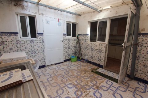 Apartment for sale in Guardamar del Segura, Alicante, Spain 3 bedrooms, 72 sq.m. No. 183920 - photo 15