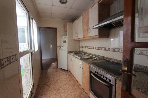 Apartment for sale in Guardamar del Segura, Alicante, Spain 3 bedrooms, 72 sq.m. No. 183920 - photo 11