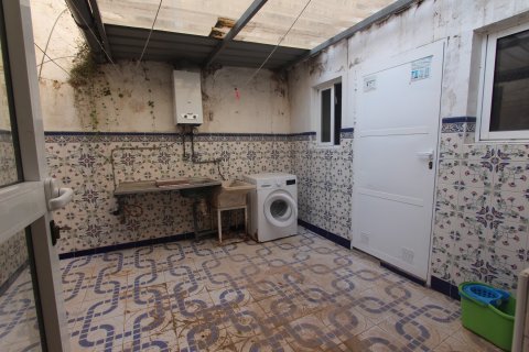 Apartment for sale in Guardamar del Segura, Alicante, Spain 3 bedrooms, 72 sq.m. No. 183920 - photo 14