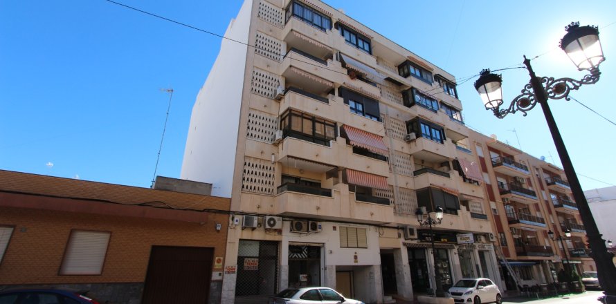Appartamento a Guardamar del Segura, Alicante, Spagna 4 camere da letto, 139 mq. N° 183923