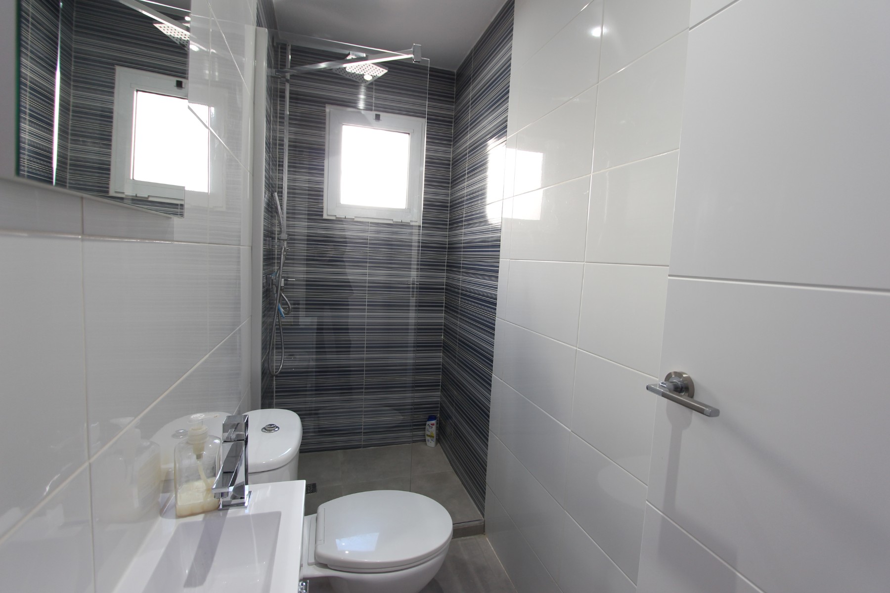 Apartamento en Guardamar del Segura, Alicante, España 4 dormitorios, 139 m2 No. 183923