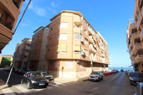 Retail store in Guardamar del Segura, Alicante, Spain 1 bedroom, 50 sq.m. No. 183922