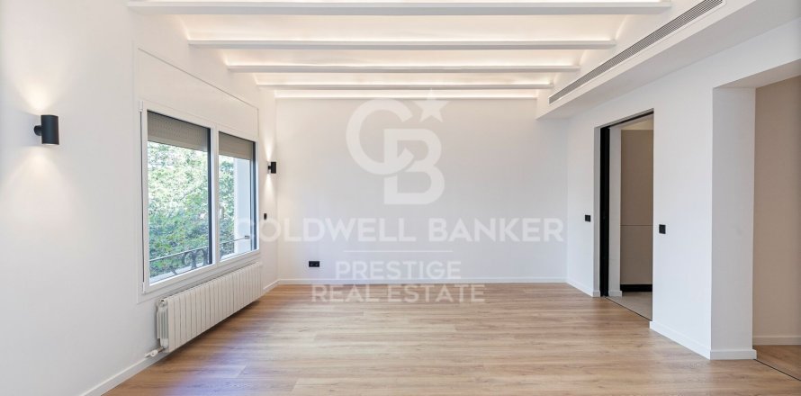 Apartamento en Barcelona, España 4 dormitorios, 150 m2 No. 160002
