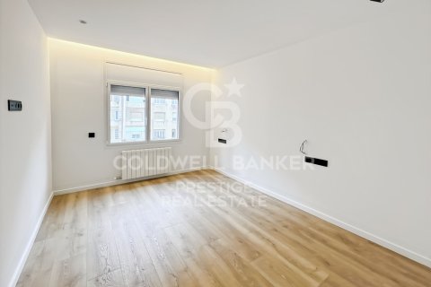 Apartamento en venta en Barcelona, España 4 dormitorios, 150 m2 No. 160002 - foto 16