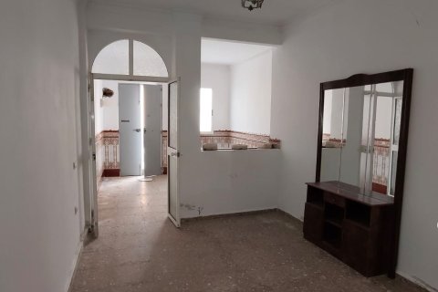 Villa en venta en Lora del Río, Sevilla, España 3 dormitorios, 235 m2 No. 188407 - foto 2